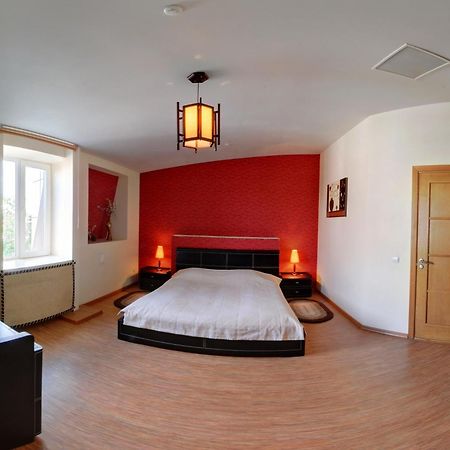 Tsentralniy Hotel Khmelʼnytsʼkyy Buitenkant foto