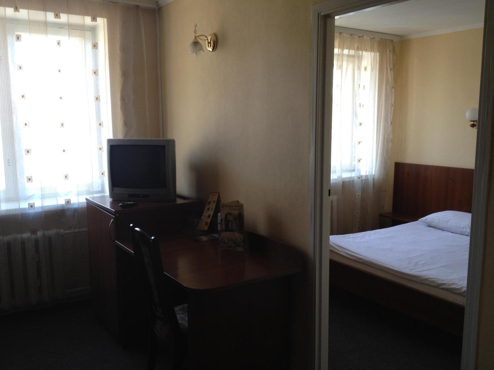 Tsentralniy Hotel Khmelʼnytsʼkyy Buitenkant foto