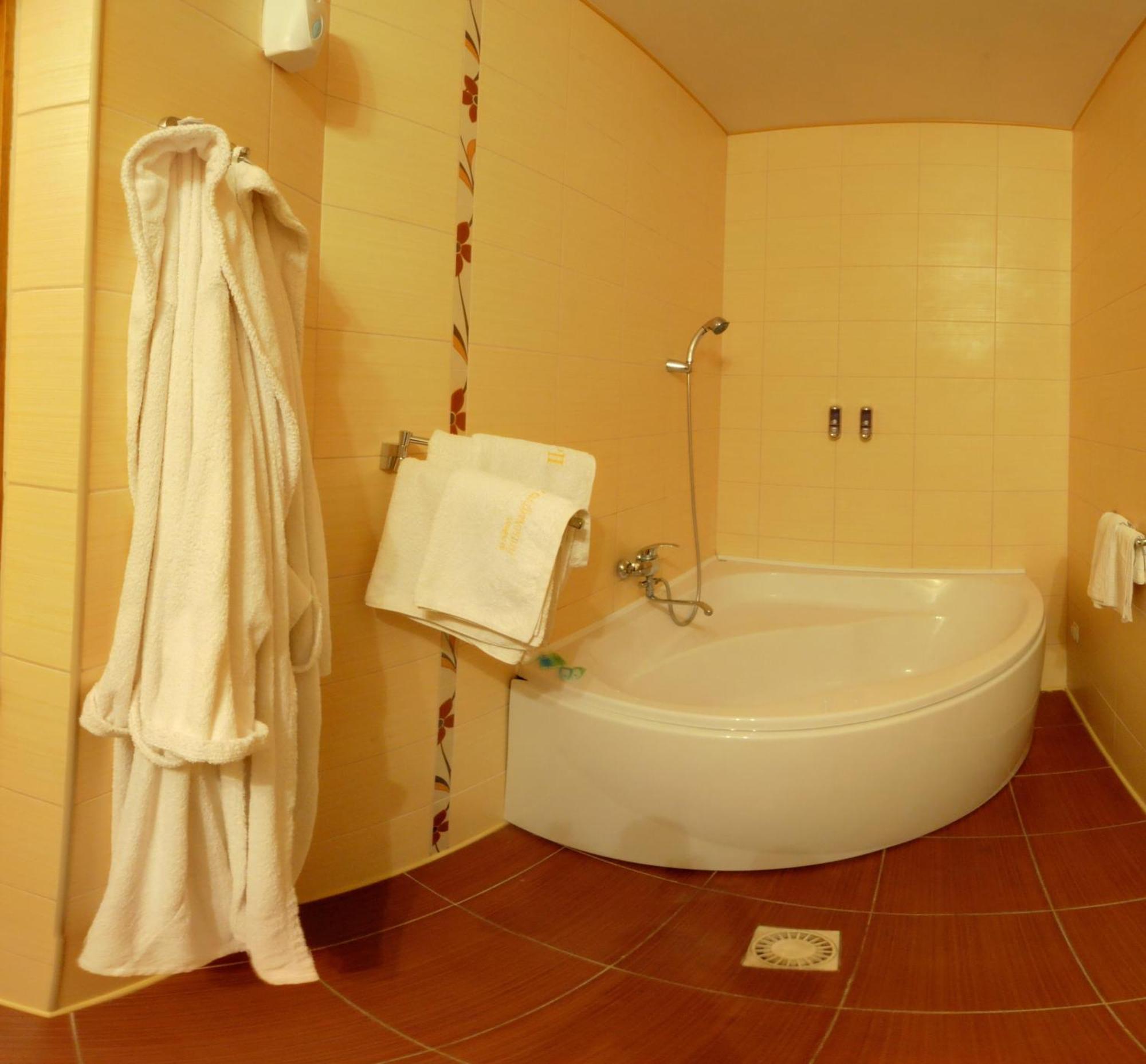 Tsentralniy Hotel Khmelʼnytsʼkyy Buitenkant foto