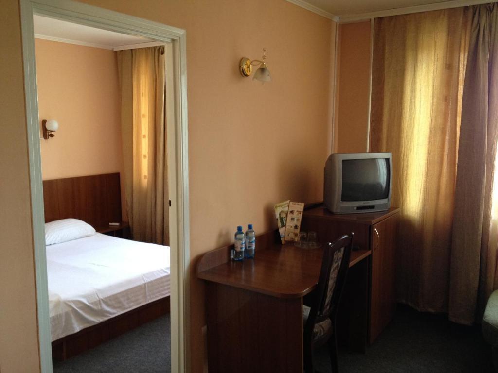 Tsentralniy Hotel Khmelʼnytsʼkyy Kamer foto