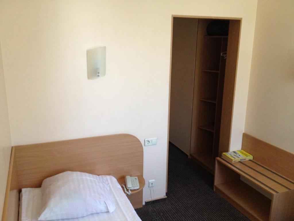Tsentralniy Hotel Khmelʼnytsʼkyy Kamer foto