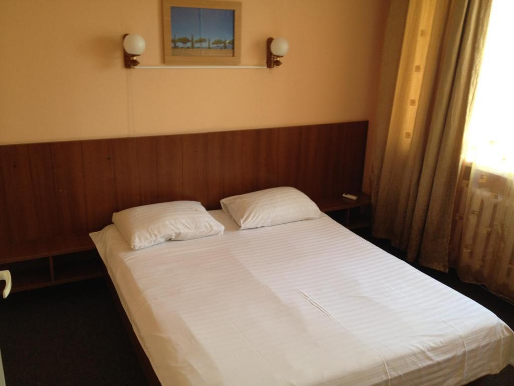 Tsentralniy Hotel Khmelʼnytsʼkyy Buitenkant foto